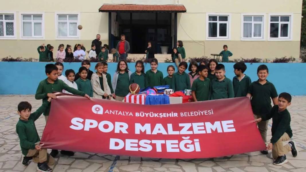 Gazipaşa’dan Kaş’a Sporcu Nesil İçin Anlamlı Adım: Kırsaldaki Okullar Unutulmadı! 3